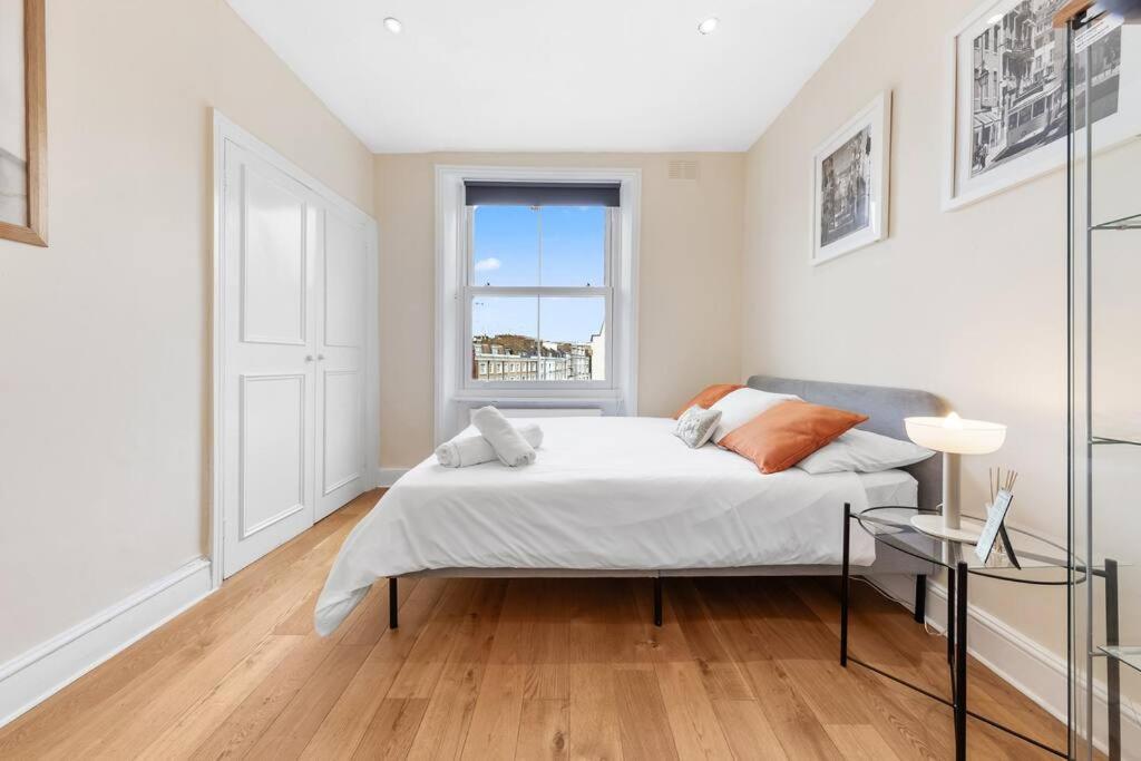 Spacious Sleep 11 With Terrace In Earls Court Ec99 Лондон Экстерьер фото