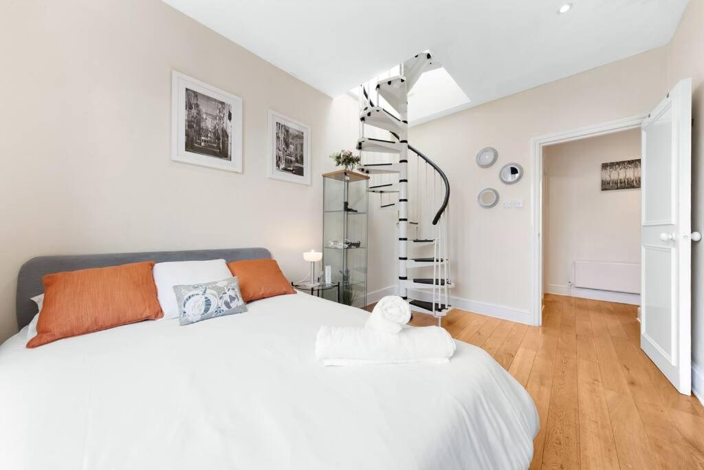 Spacious Sleep 11 With Terrace In Earls Court Ec99 Лондон Экстерьер фото