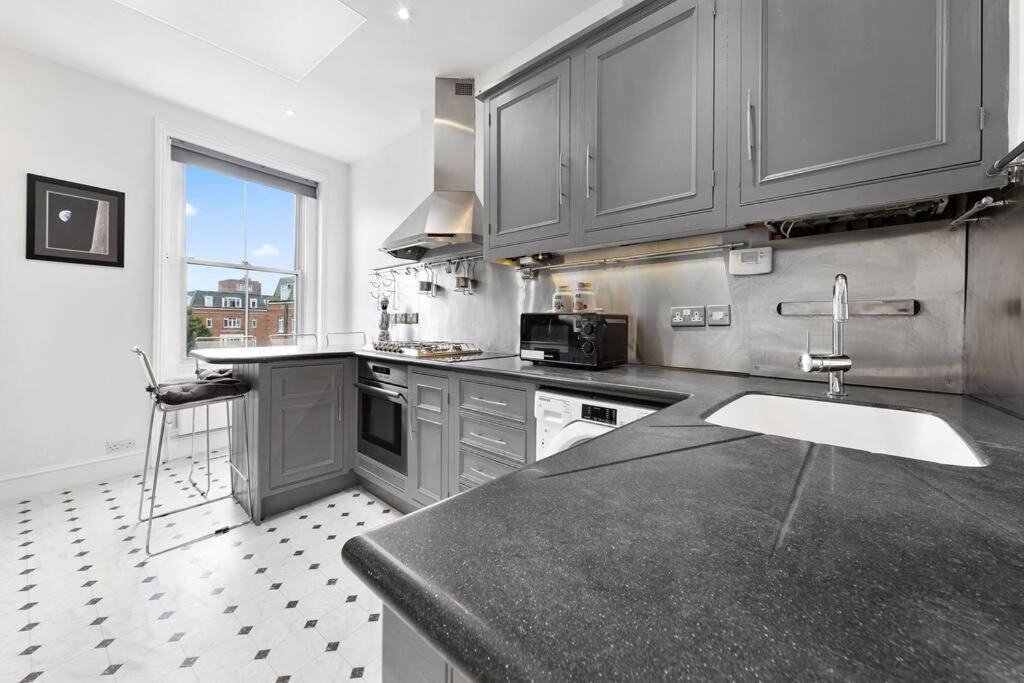 Spacious Sleep 11 With Terrace In Earls Court Ec99 Лондон Экстерьер фото